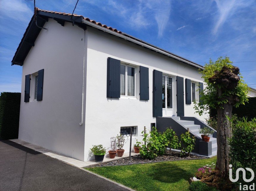 Maison 5 pièces de 113 m² à Ambarès-et-Lagrave (33440)