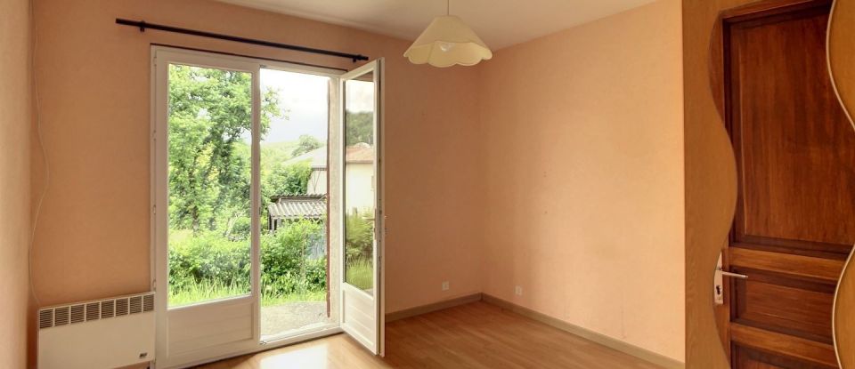 Maison 4 pièces de 102 m² à Montaigu-de-Quercy (82150)