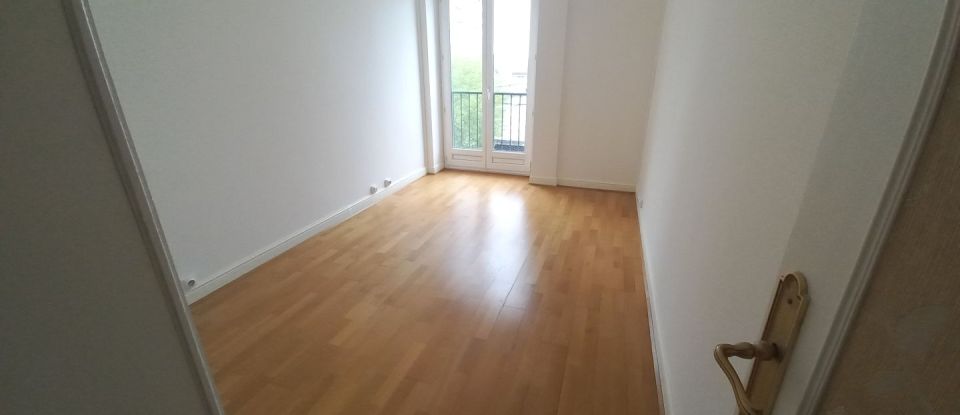 Apartment 3 rooms of 69 m² in Choisy-le-Roi (94600)
