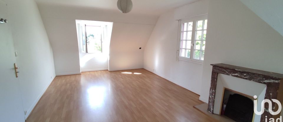House 6 rooms of 195 m² in Saint-Avé (56890)