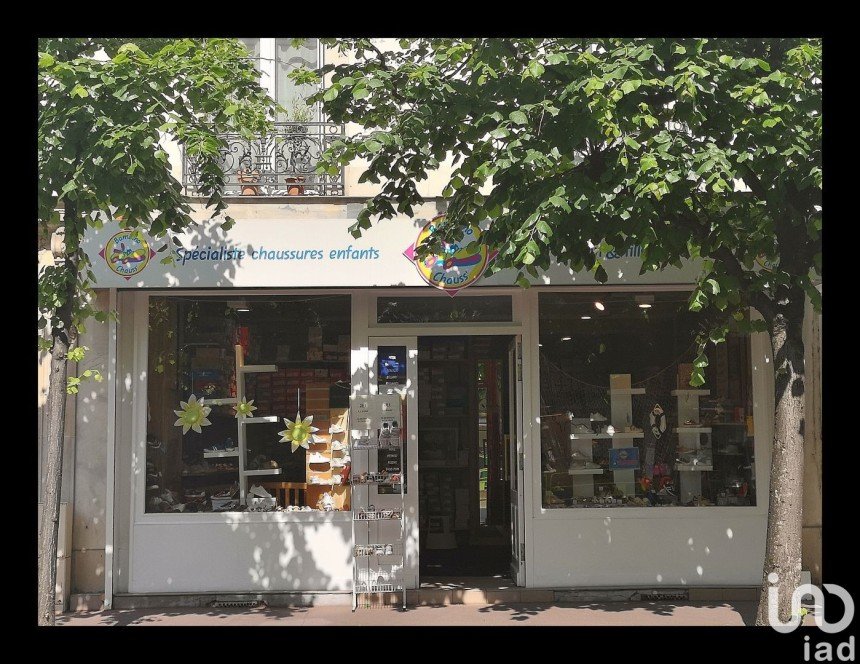 Retail property of 44 m² in Levallois-Perret (92300)