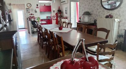 House 8 rooms of 180 m² in Pouilloux (71230)