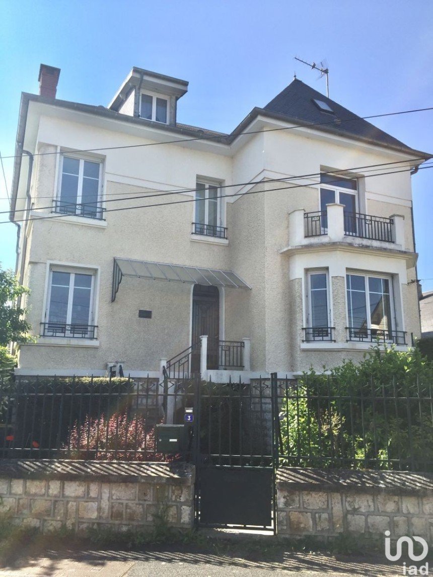 Maison 9 pièces de 190 m² à Bourges (18000)