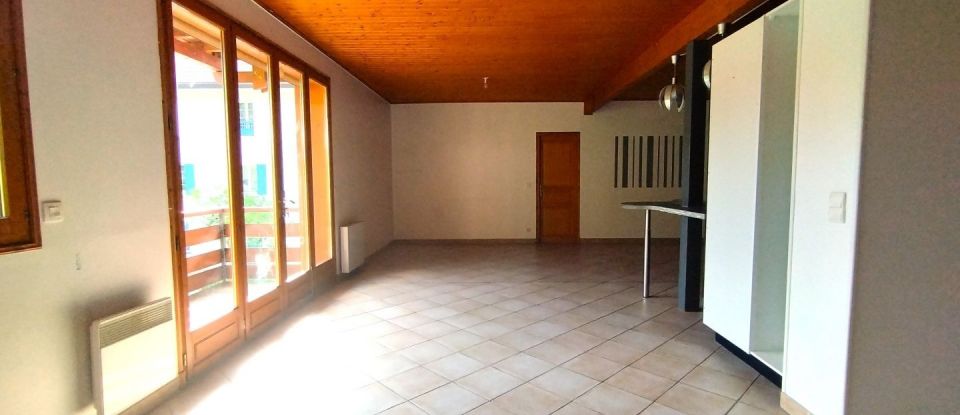 Apartment 3 rooms of 105 m² in Pontcharra (38530)