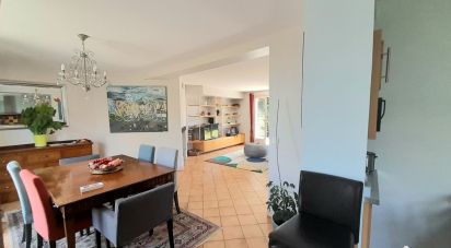 House 5 rooms of 172 m² in Morangis (91420)