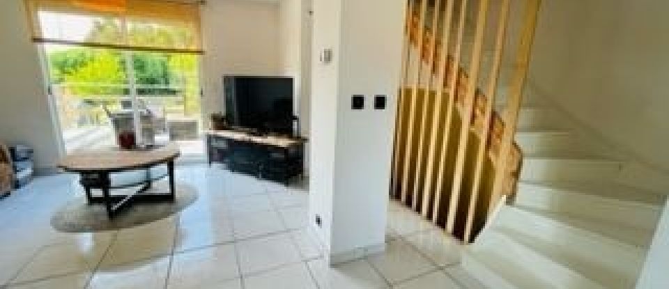 House 5 rooms of 90 m² in Cuincy (59553)