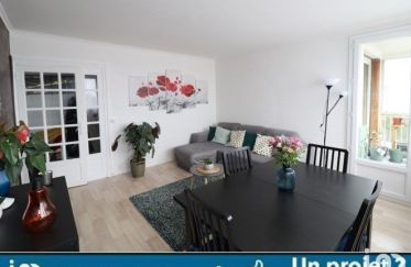 Apartment 3 rooms of 67 m² in Les Clayes-sous-Bois (78340)