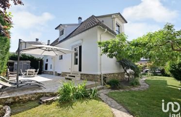 House 5 rooms of 93 m² in Vélizy-Villacoublay (78140)