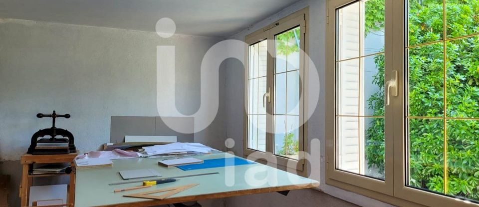 House 6 rooms of 174 m² in Montluçon (03100)