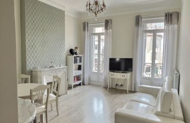 Appartement 3 pièces de 74 m² à Marseille (13007)