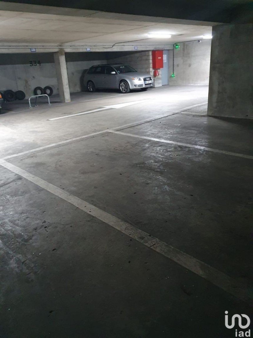 Parking of 12 m² in Épinay-sous-Sénart (91860)