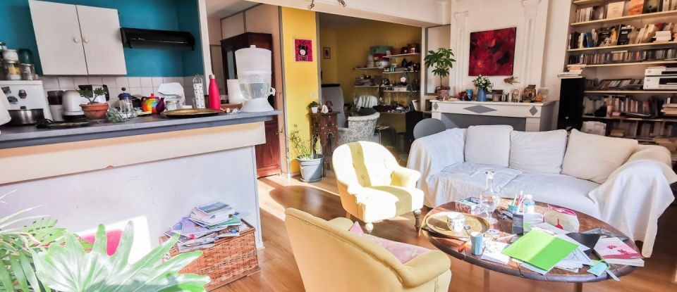 Apartment 3 rooms of 51 m² in La Rochelle (17000)