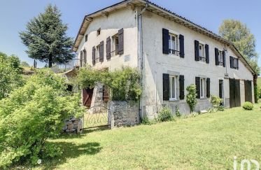 House 9 rooms of 250 m² in Saint-Amant-Roche-Savine (63890)