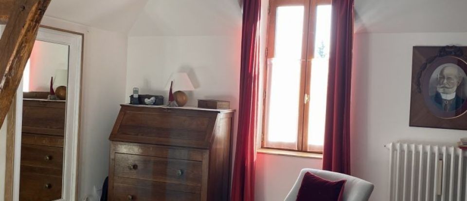House 5 rooms of 137 m² in Bourges (18000)