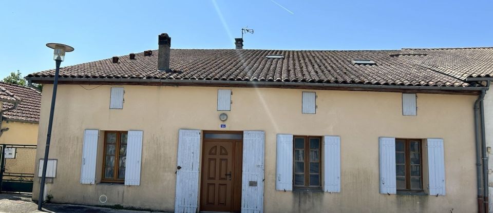 House 6 rooms of 204 m² in Chevanceaux (17210)
