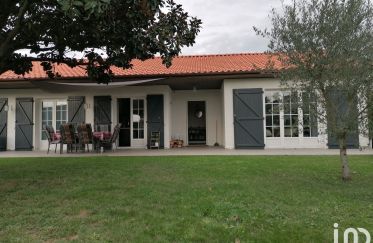 House 4 rooms of 117 m² in Lescar (64230)