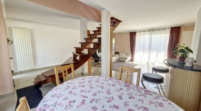 House 5 rooms of 115 m² in Pontault-Combault (77340)