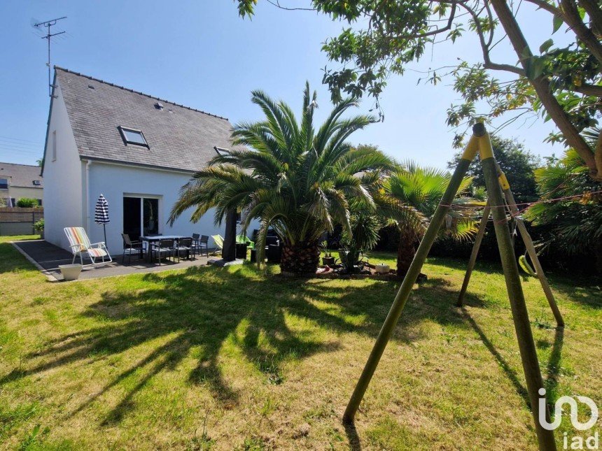 House 5 rooms of 85 m² in Dinard (35800)