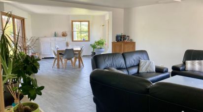 House 6 rooms of 233 m² in Wannehain (59830)