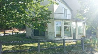 House 8 rooms of 183 m² in Saint-Angel (63410)