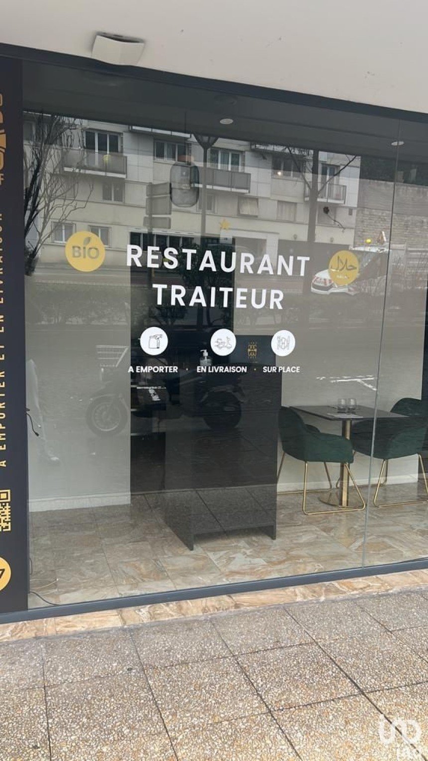 Restaurant of 40 m² in Sèvres (92310)
