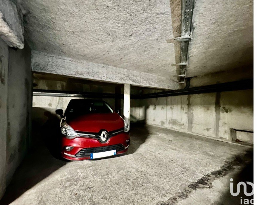 Parking/garage/box de 14 m² à Melun (77000)