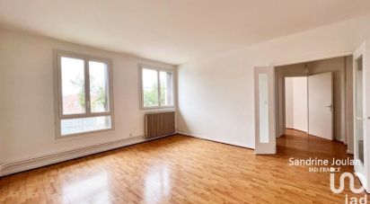 Apartment 3 rooms of 64 m² in Nozay (91620)