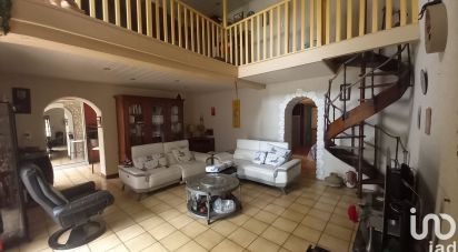 House 8 rooms of 216 m² in Luzay (79100)