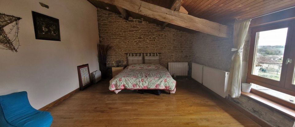 House 5 rooms of 150 m² in Beaulieu-sur-Sonnette (16450)
