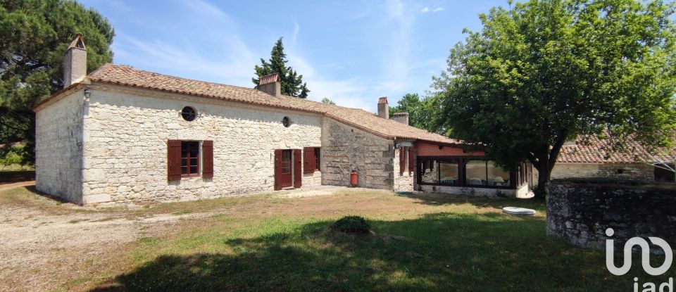 Maison 10 pièces de 280 m² à Gageac-et-Rouillac (24240)