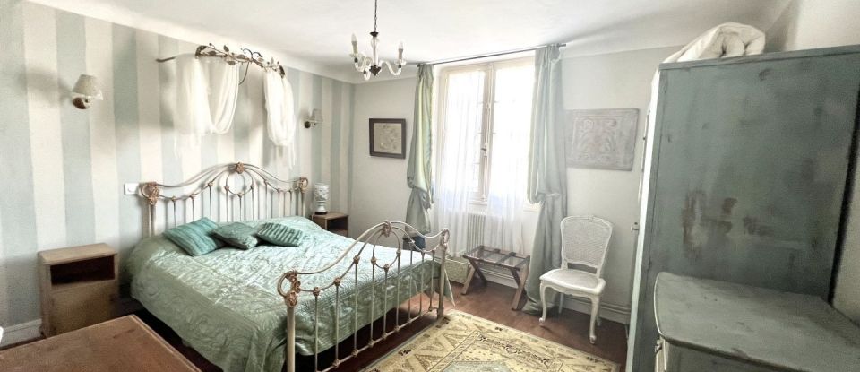 House 8 rooms of 250 m² in Saint-Martin-de-Hinx (40390)