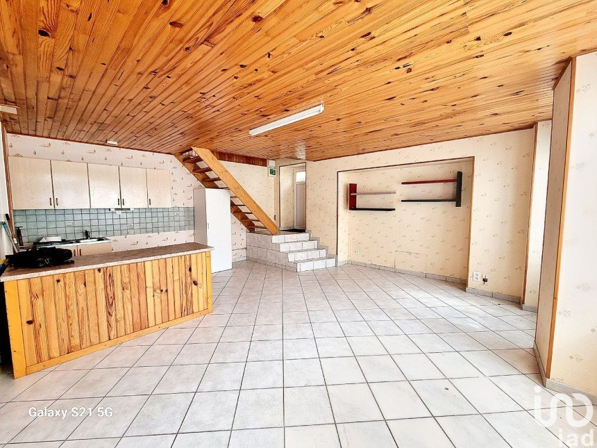 Maison 5 pièces de 78 m² à Paulhaguet (43230)