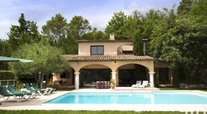 House 5 rooms of 230 m² in Roquefort-les-Pins (06330)