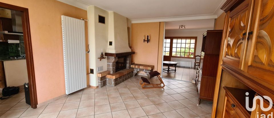 House 5 rooms of 144 m² in LE FIEF-SAUVIN (49600)
