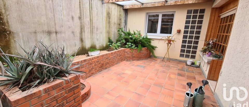House 5 rooms of 144 m² in LE FIEF-SAUVIN (49600)
