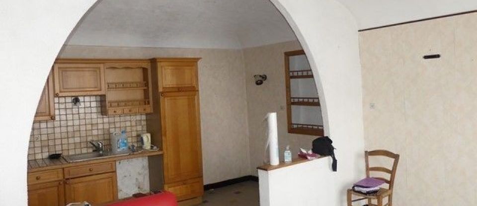 House 6 rooms of 141 m² in Saint-Thomé (07220)