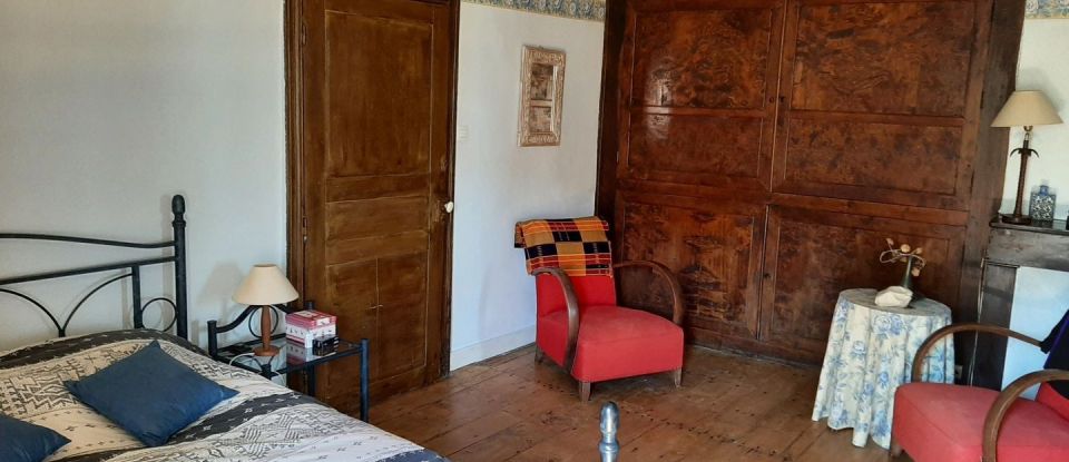 House 8 rooms of 273 m² in Goux (32400)