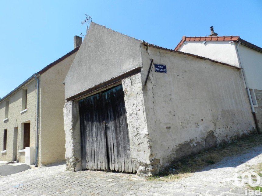 Parking/garage/box de 25 m² à Précy-sur-Marne (77410)