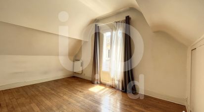 House 7 rooms of 165 m² in Arcueil (94110)