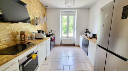 House 6 rooms of 145 m² in Fougères (35300)