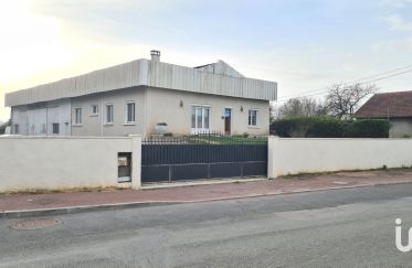 House 5 rooms of 142 m² in Latillé (86190)