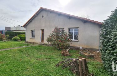 House 3 rooms of 74 m² in Latillé (86190)