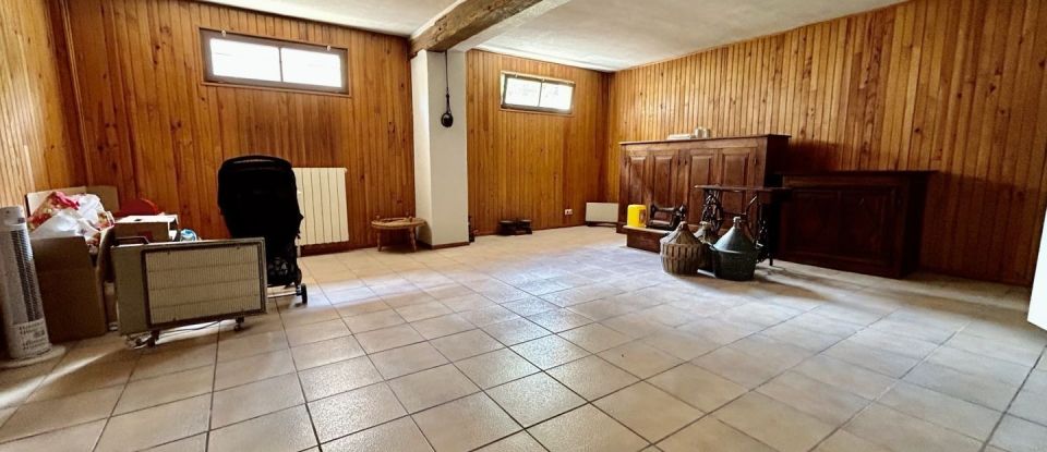 House 8 rooms of 162 m² in Moret Loing et Orvanne (77250)
