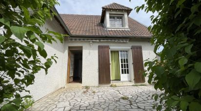 House 7 rooms of 119 m² in Lathus-Saint-Rémy (86390)