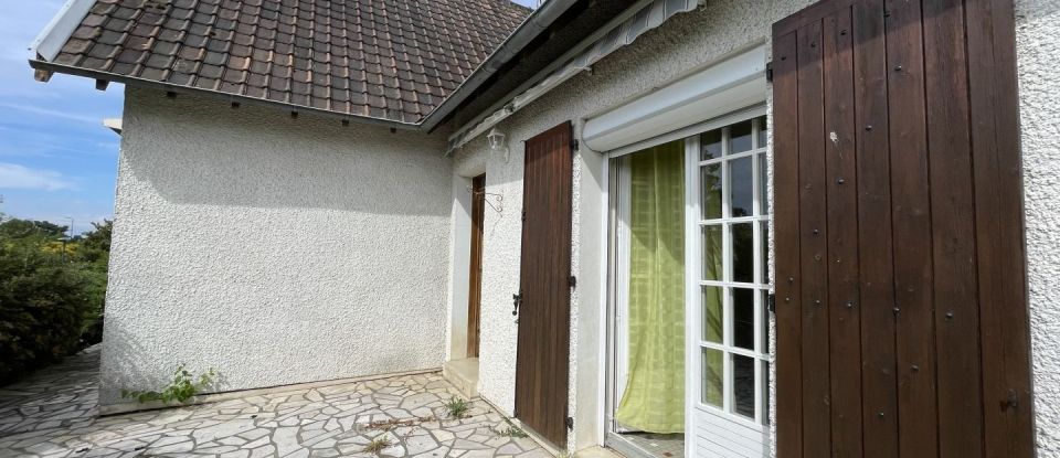 Maison 7 pièces de 119 m² à Lathus-Saint-Rémy (86390)