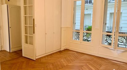 Appartement 3 pièces de 59 m² à Paris (75016)