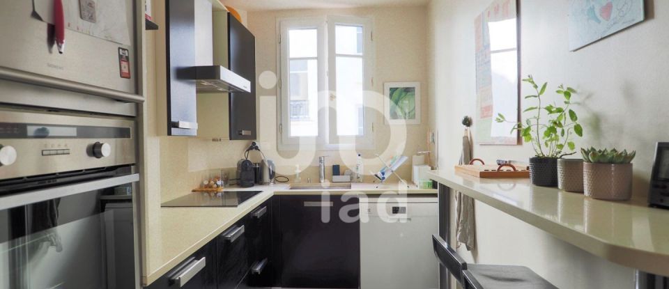 Appartement 6 pièces de 103 m² à Paris (75015)