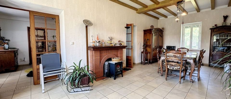 Country house 14 rooms of 360 m² in Lalizolle (03450)