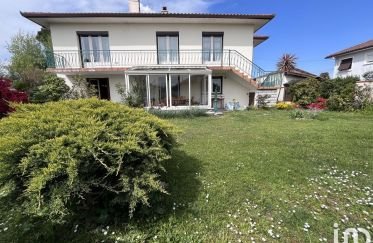 House 6 rooms of 195 m² in Tarbes (65000)