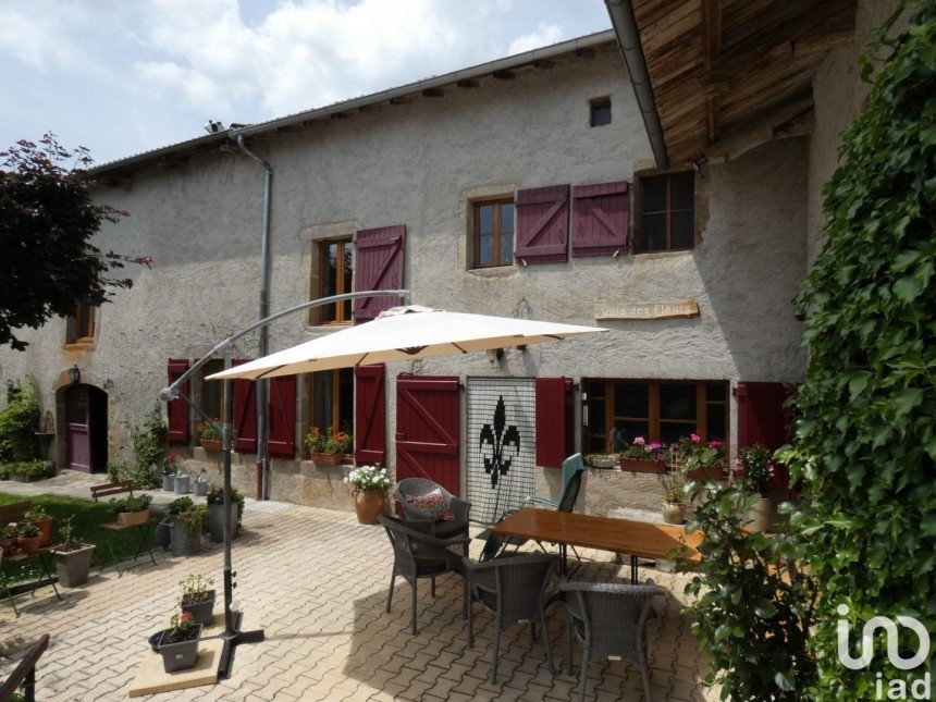 Maison 4 pièces de 344 m² à Chambon-sur-Dolore (63980)